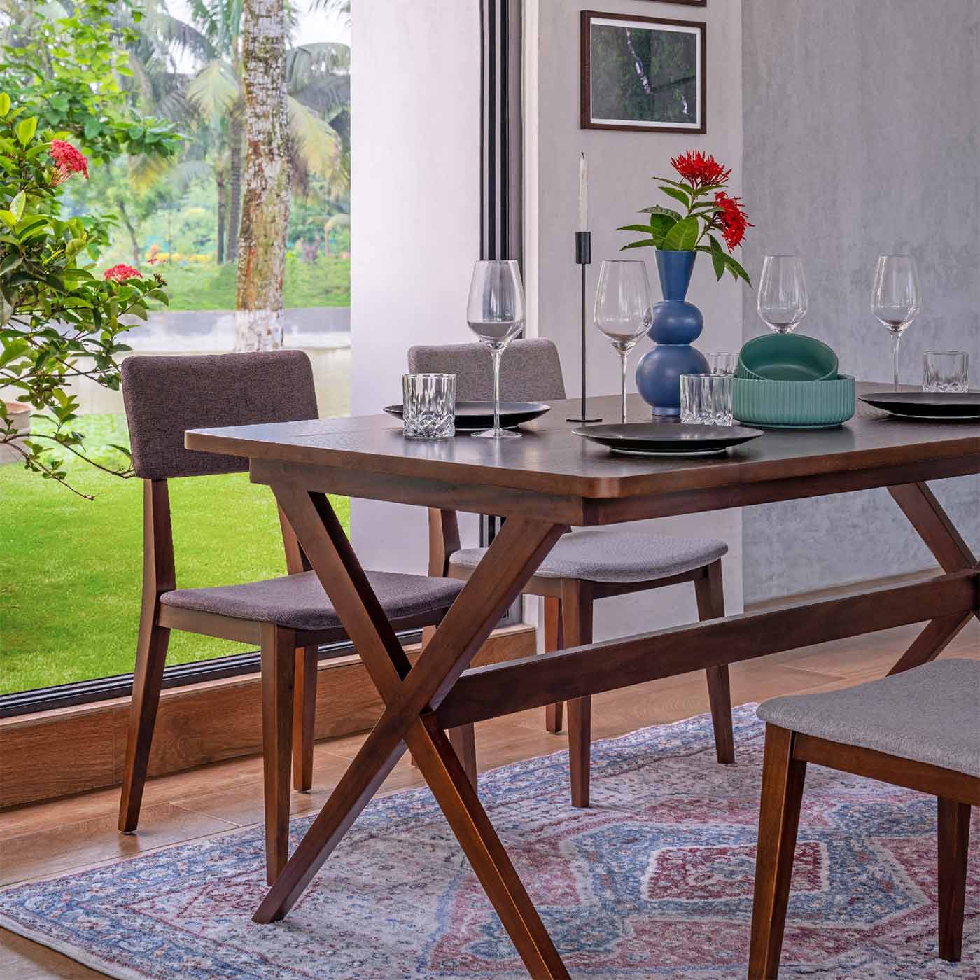 Avesta Dining Table