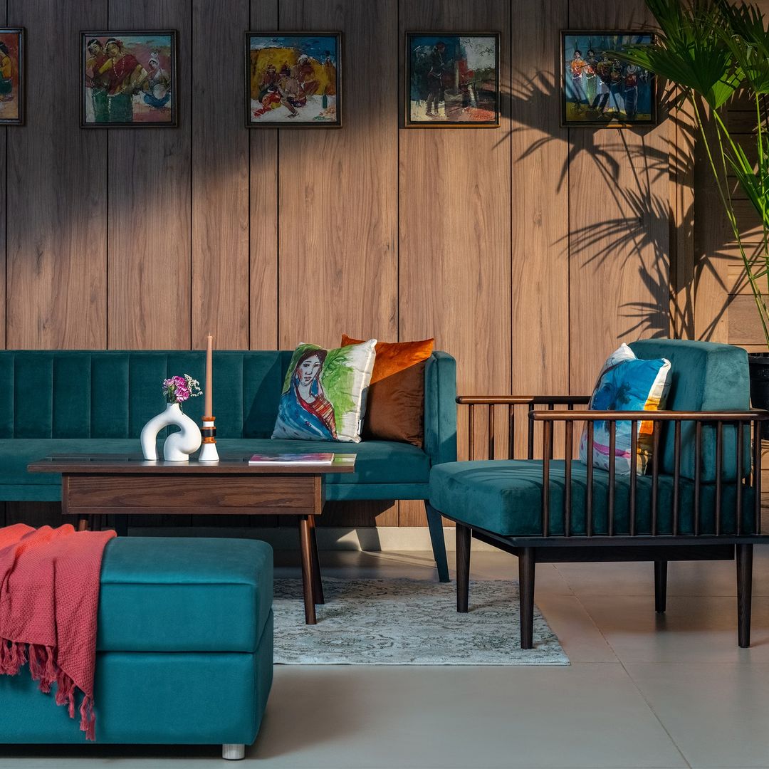 Jorasanko  Dark Single Sofa