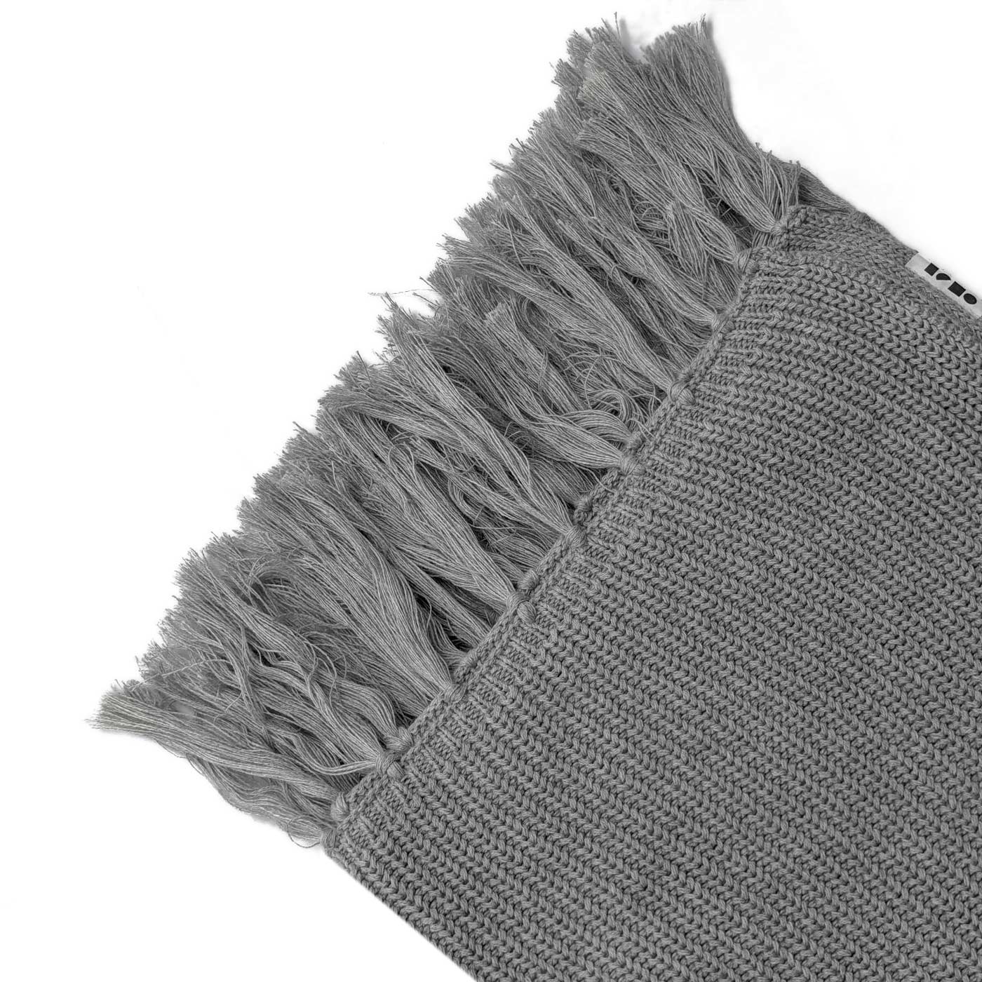 Selesa Throw